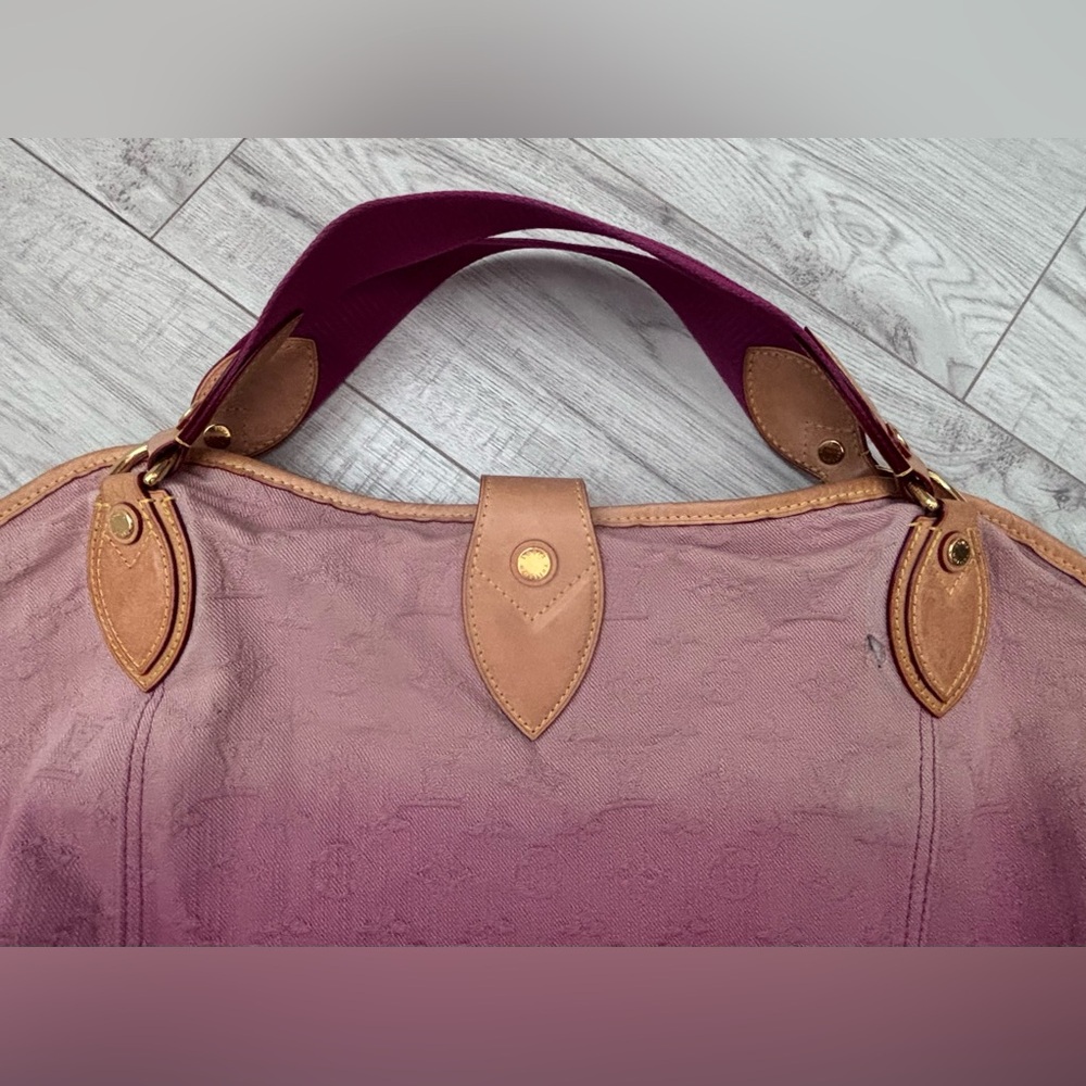 LOUIS VUITTON Rouge Fauvist Denim Sunbeam Monogram Hobo Bag Limited Edition 2010 - Picture 10 of 15